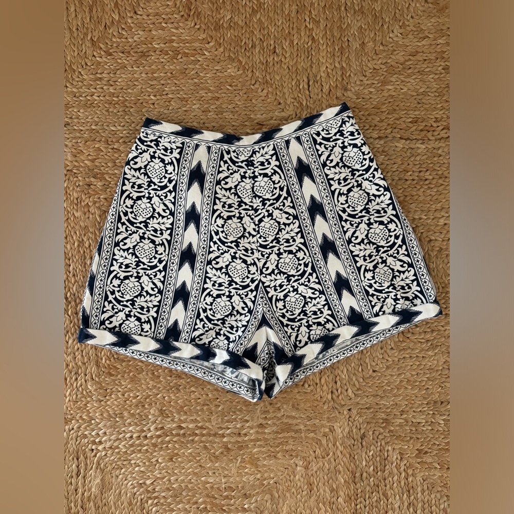 Julia Amory Kelly Short Navy Island Ikat size medium